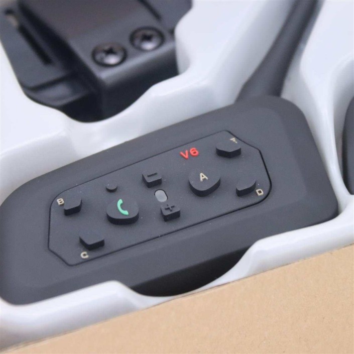 Sistem de comunicare moto Interphone V6, model 2021, Bluetooth v5.0, 1200 m, conectivitate 6 rideri