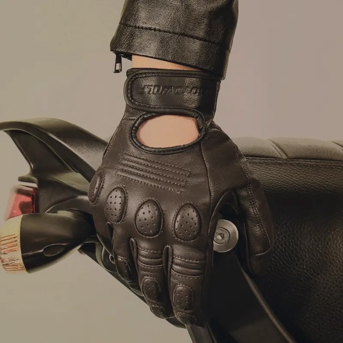 Manusi moto din piele cu touchscreen finger, respirabile, Motowolf, potrivite pentru vara, protectie carbon, Maro Manusi moto din piele cu touchscreen finger, respirabile, Motowolf, potrivite pentru vara, protectie carbon, Maro