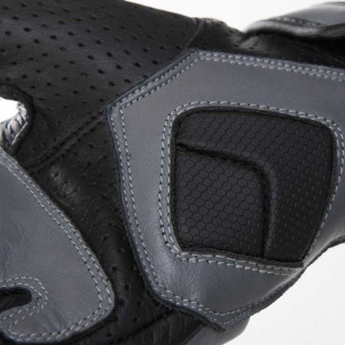 Mănuși moto din piele perforată PES Asphalt Air – confort, ventilație și protecție pentru vară Mănuși moto din piele perforată PES Asphalt Air – confort, ventilație și protecție pentru vară