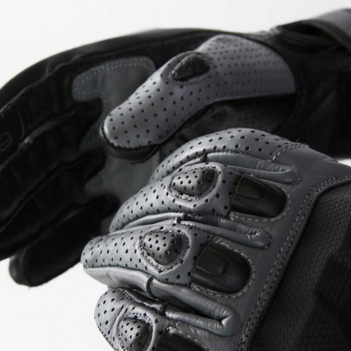 Mănuși moto din piele perforată PES Asphalt Air – confort, ventilație și protecție pentru vară Mănuși moto din piele perforată PES Asphalt Air – confort, ventilație și protecție pentru vară