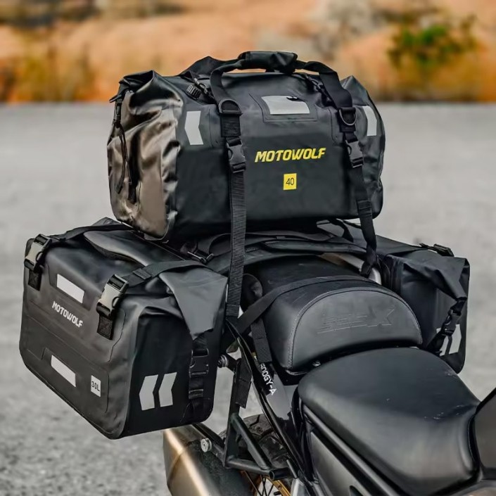 Set Genți Laterale Impermeabile Motowolf pentru Motocicletă, Capacitate Mare, Durabile și Funcționale, 2*30L, Negru Set Genți Laterale Impermeabile Motowolf pentru Motocicletă, Capacitate Mare, Durabile și Funcționale, 2*30L, Negru