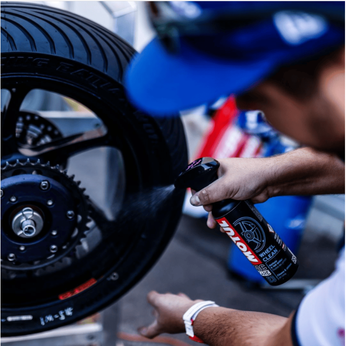 MOTUL - E3 WHEEL CLEAN - 400ml - Soluție Curățare Jante pentru Motocicletă fără Efort și Fără Urme