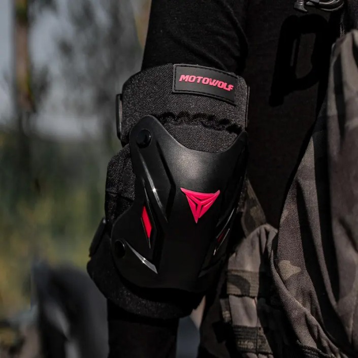 Set protectii moto pentru femei MOTOWOLF - genunchere si cotiere, ajustabile, 4 piese, PP Shell, 600D oxford, quick release Set protectii moto pentru femei MOTOWOLF - genunchere si cotiere, ajustabile, 4 piese, PP Shell, 600D oxford, quick release
