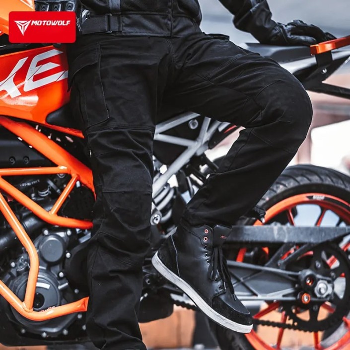Pantaloni moto cu protectii certificate CE, protectii incluse ajustabile si detasabile, buzunare multiple, Negru Pantaloni moto cu protectii certificate CE, protectii incluse ajustabile si detasabile, buzunare multiple, Negru